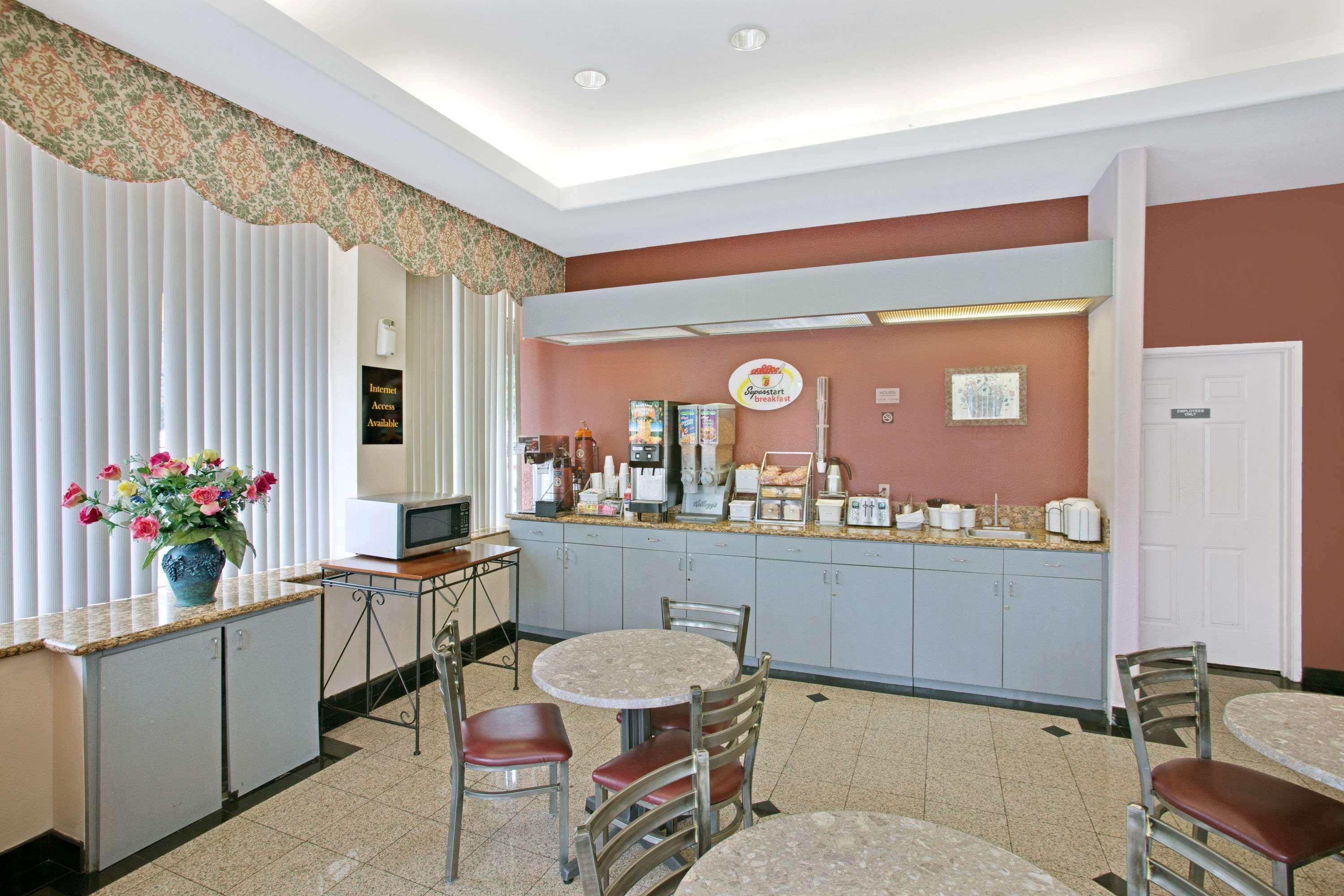 Super 8 By Wyndham Hollywood/La Area Motel Los Angeles Exterior photo